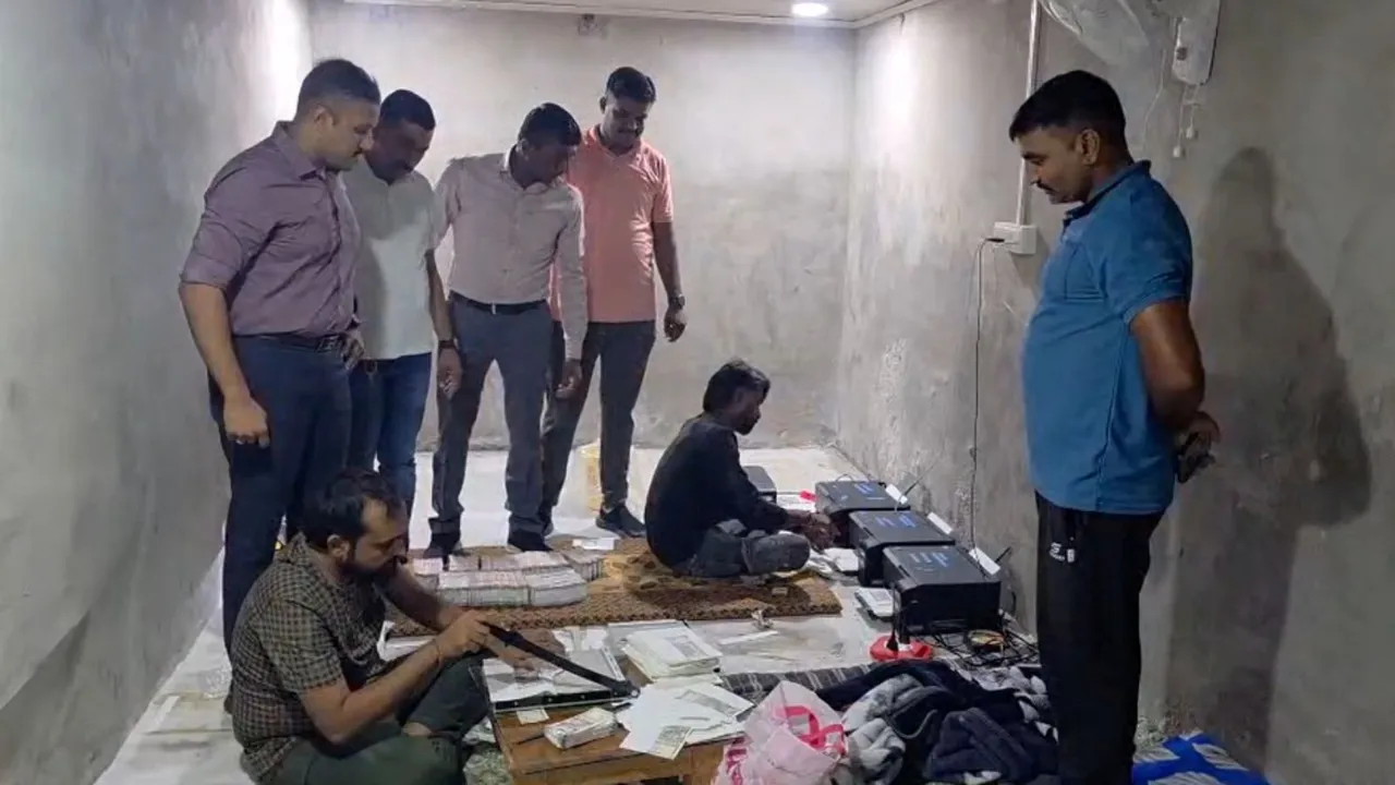 Fake currency notes in Banaskantha