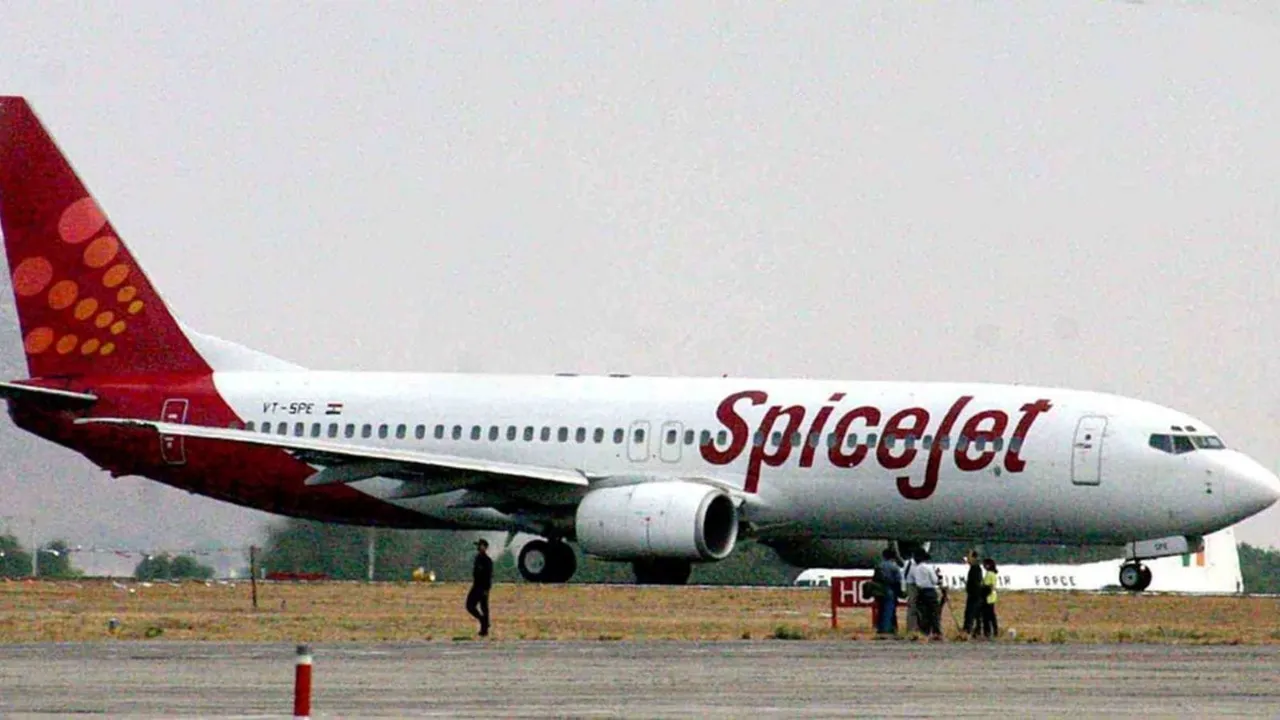 SpiceJet wheel falls off on takeoff