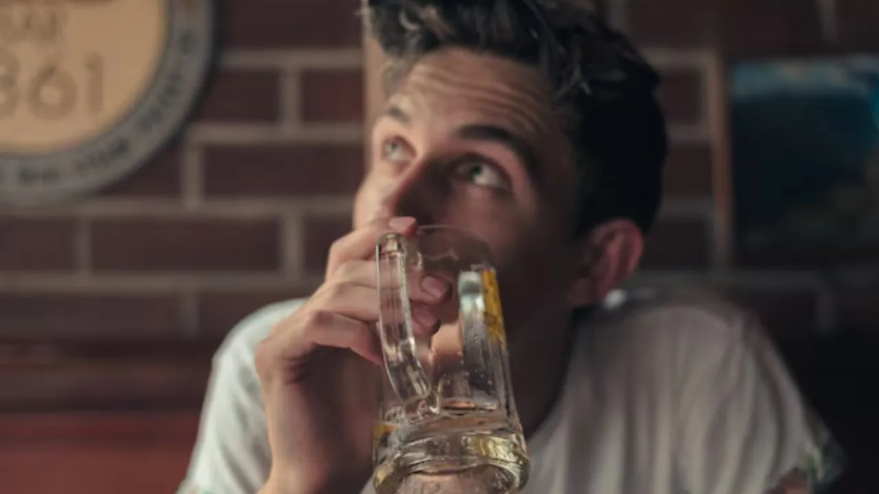 મગજ પર આલ્કોહોલનું સેવન કરવાની અસર ગેરફાયદા હેલ્થ ટિપ્સ