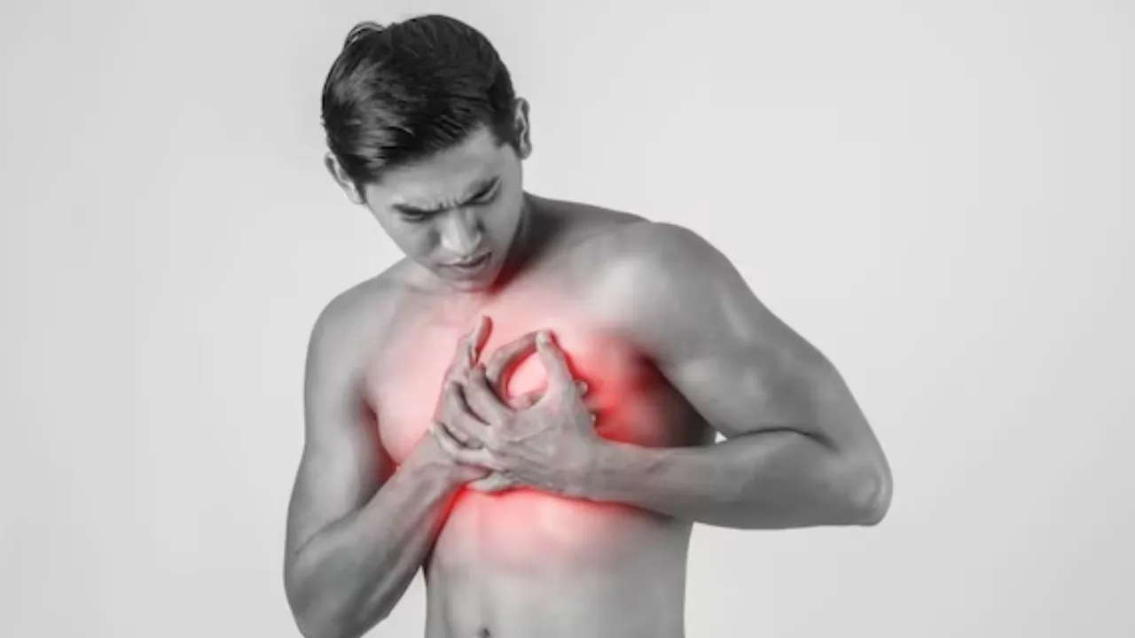 જ્યારે તમને એકલા હાર્ટ એટેક આવે ત્યારે શું કરવું લક્ષણો સારવાર નિવારણ હેલ્થ ટિપ્સ
