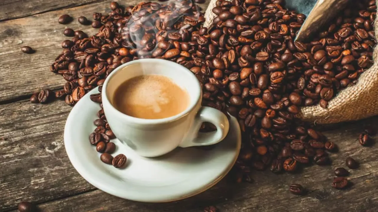 કોફી પીવાનો સાચો સમય અને પીવાની સાચી રીત શું ધ્યાન રાખવું હેલ્થ ટિપ્સ। The right time to drink coffee healthy diet tips in gujarati