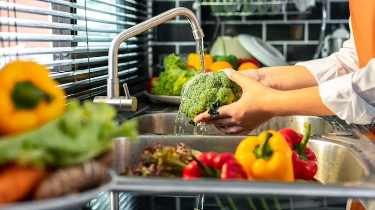 લીલા પાંદડા વાળા શાકભાજી ધોવામાં ભૂલ કરશો, તો બીમાર થશો, શાકભાજી સાફ કરવાની ટિપ્સ