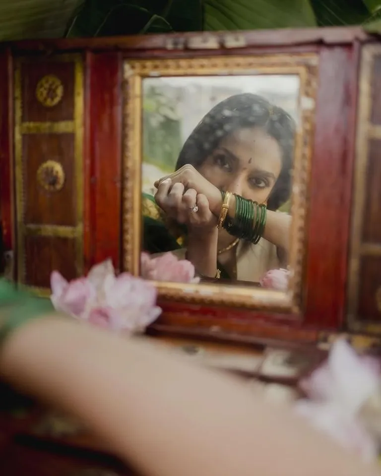 Sobhita Dhulipala Godhuma Raayi Pasupu danchatam 