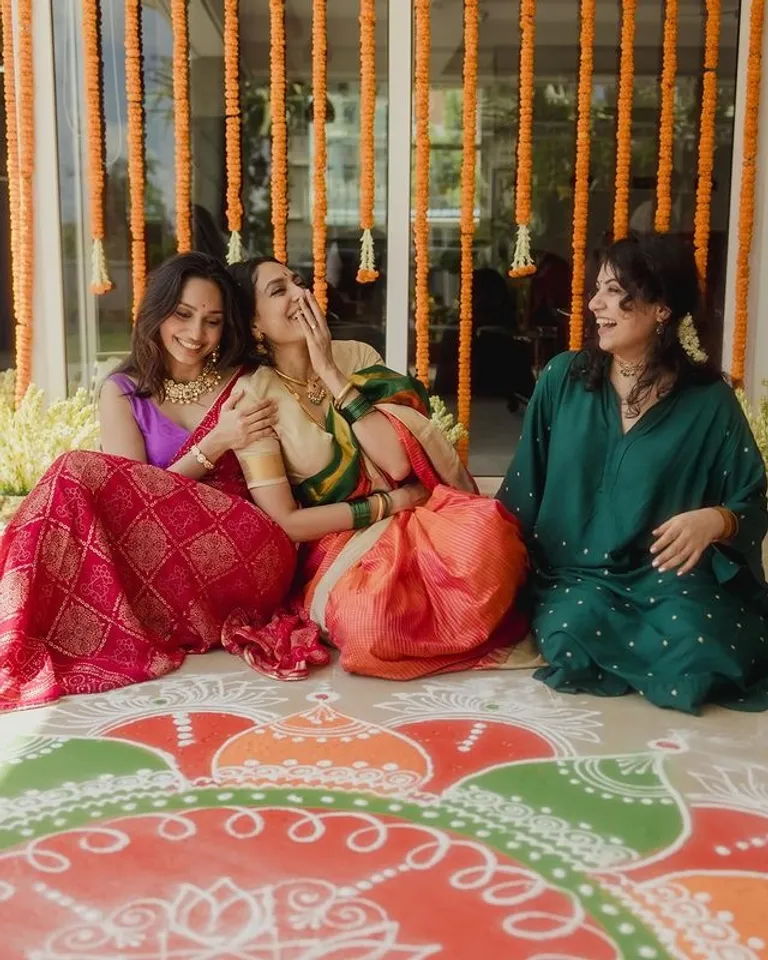 Sobhita Dhulipala Godhuma Raayi Pasupu danchatam 