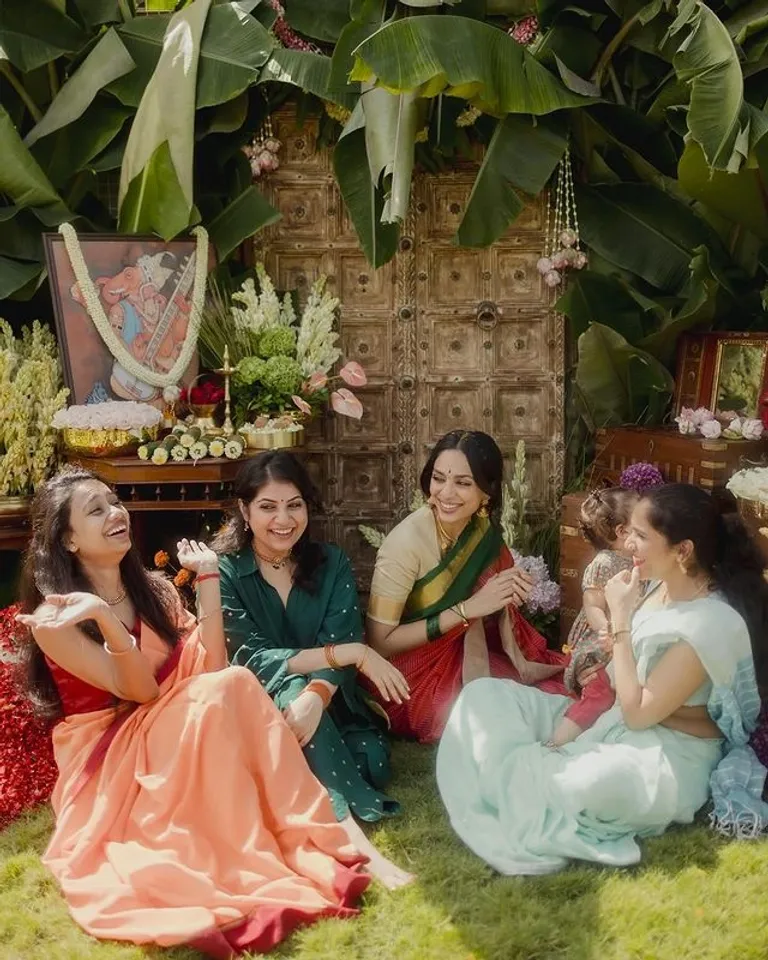 Sobhita Dhulipala Godhuma Raayi Pasupu danchatam 