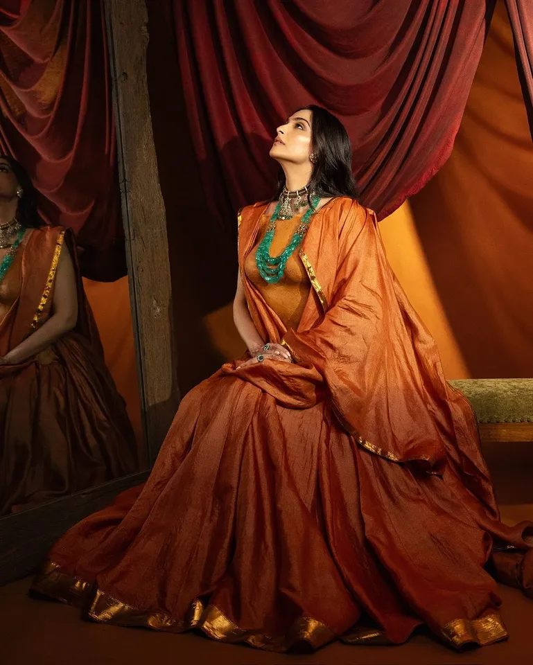 Sonam kapoor Diwali look