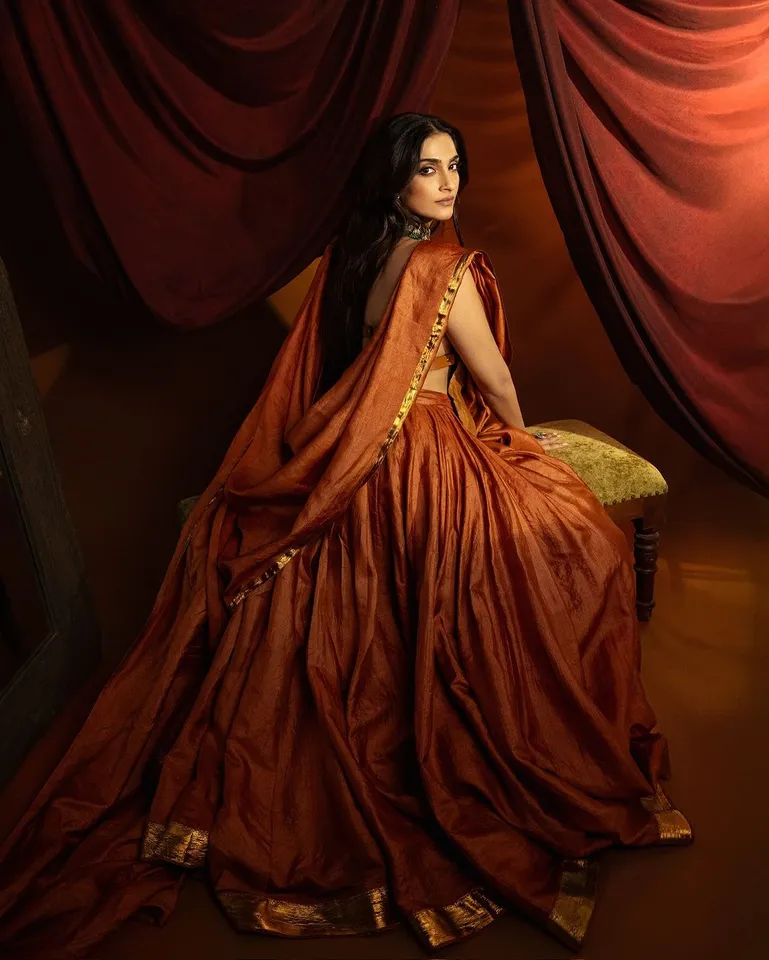 Sonam kapoor Diwali look