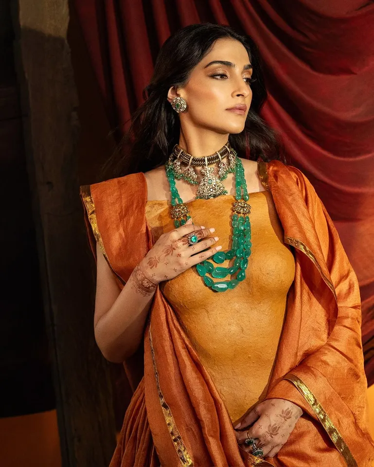 Sonam kapoor Diwali look