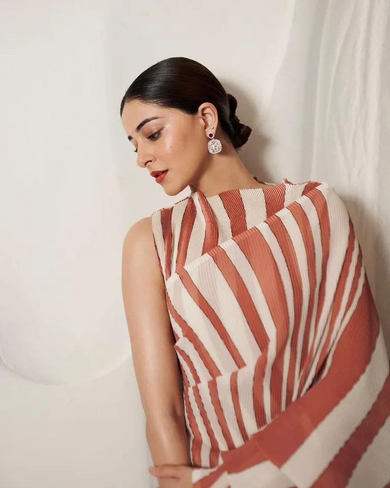 Ananya Panday Striped Saree Look
