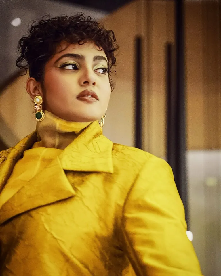 Parvathy Thiruvothu Stunning Indo Western Look