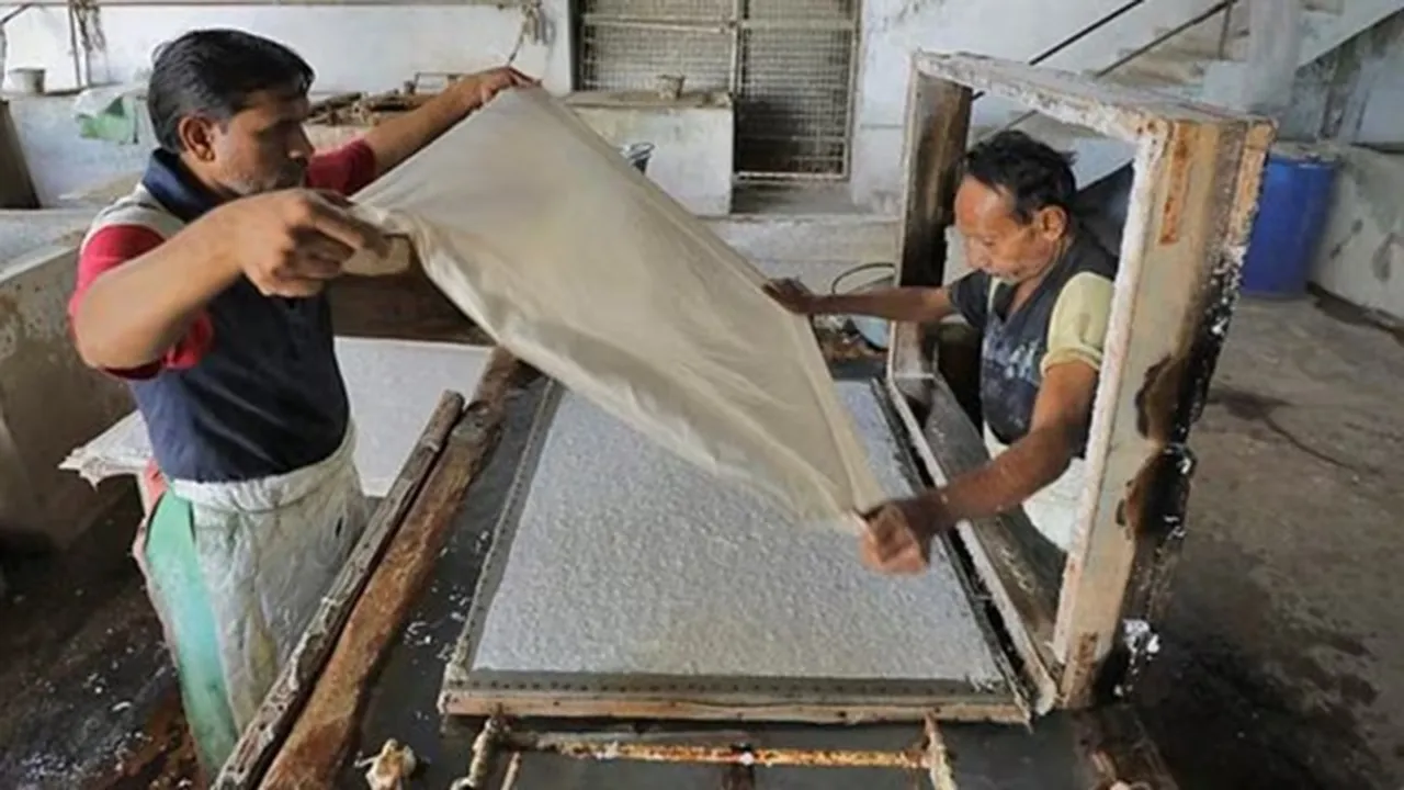 Manufacturing,India GDP growth slumps