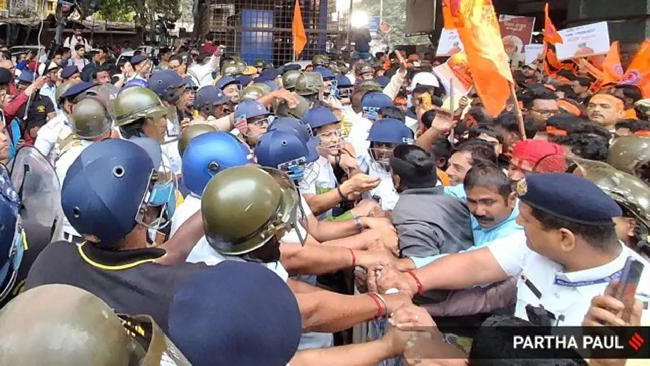 Protests have broken out in Kolkata over Bangladesh arrest