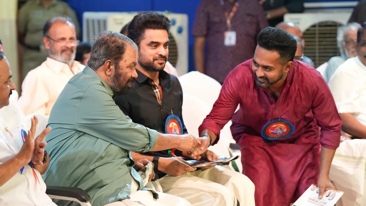 Asif Ali, Tovino, V sivankutty