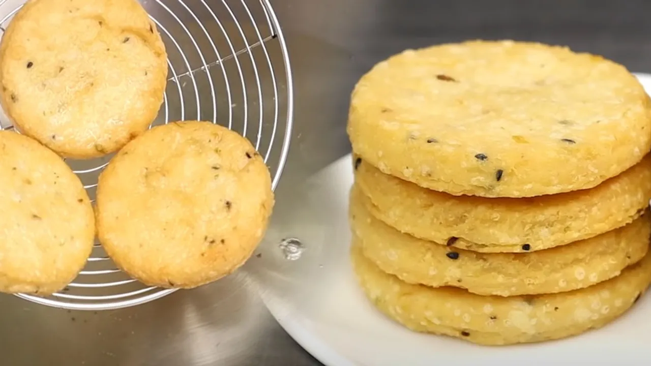 Poricha Pathiri With Less Oil Recipe