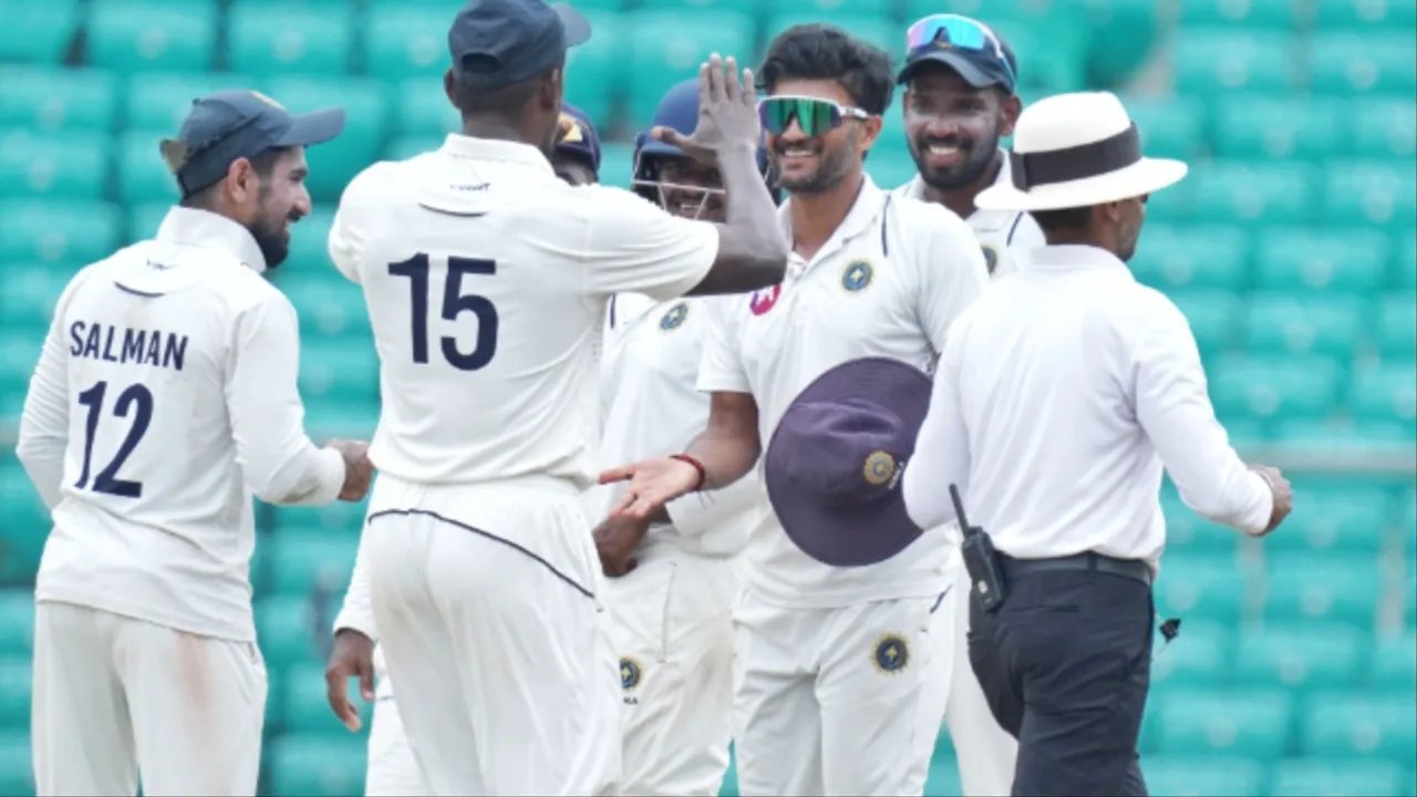 kerala-cricket-team-against-madhyapadesh