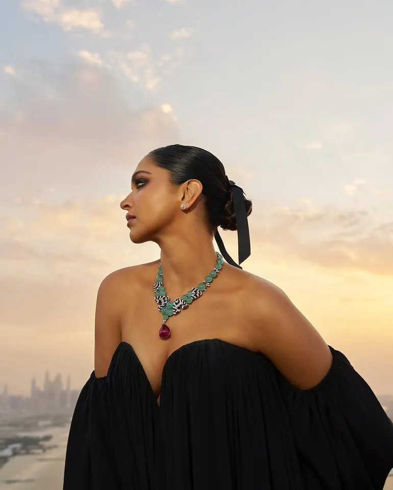 New Mom Deepika Padukone Walks The Ramp In Dubai 