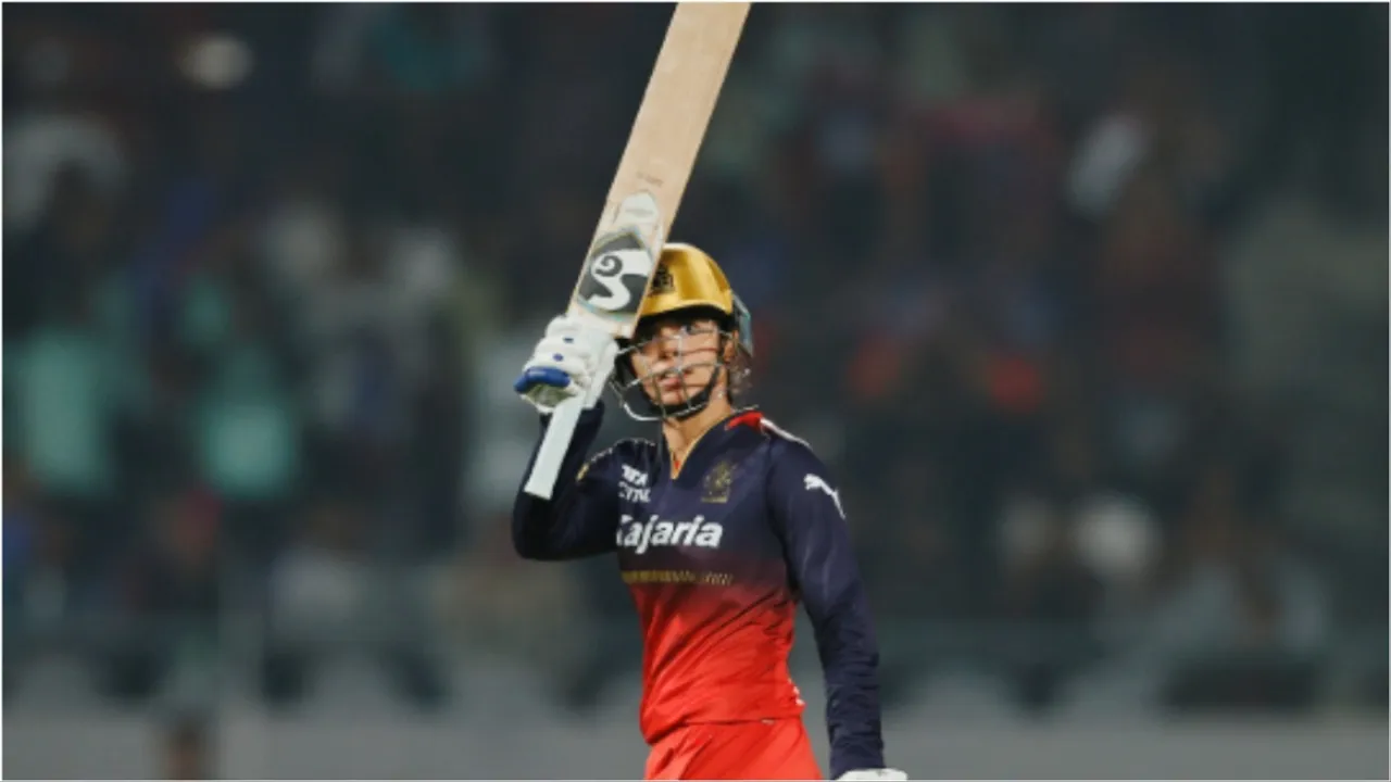 mandhana against dc