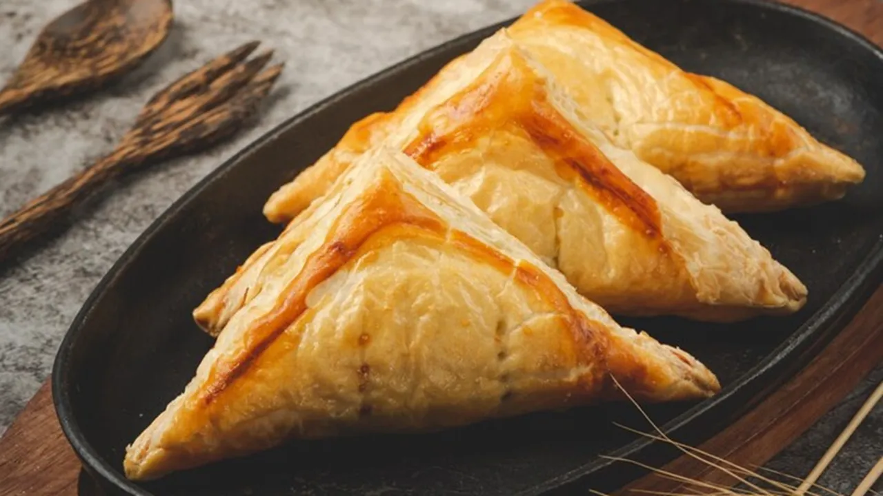 Ovenless Crispy Egg Puffs Easy Snack Recipe