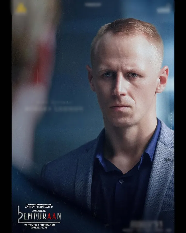 Empuraan Mike Novikov as Sergei Leonov