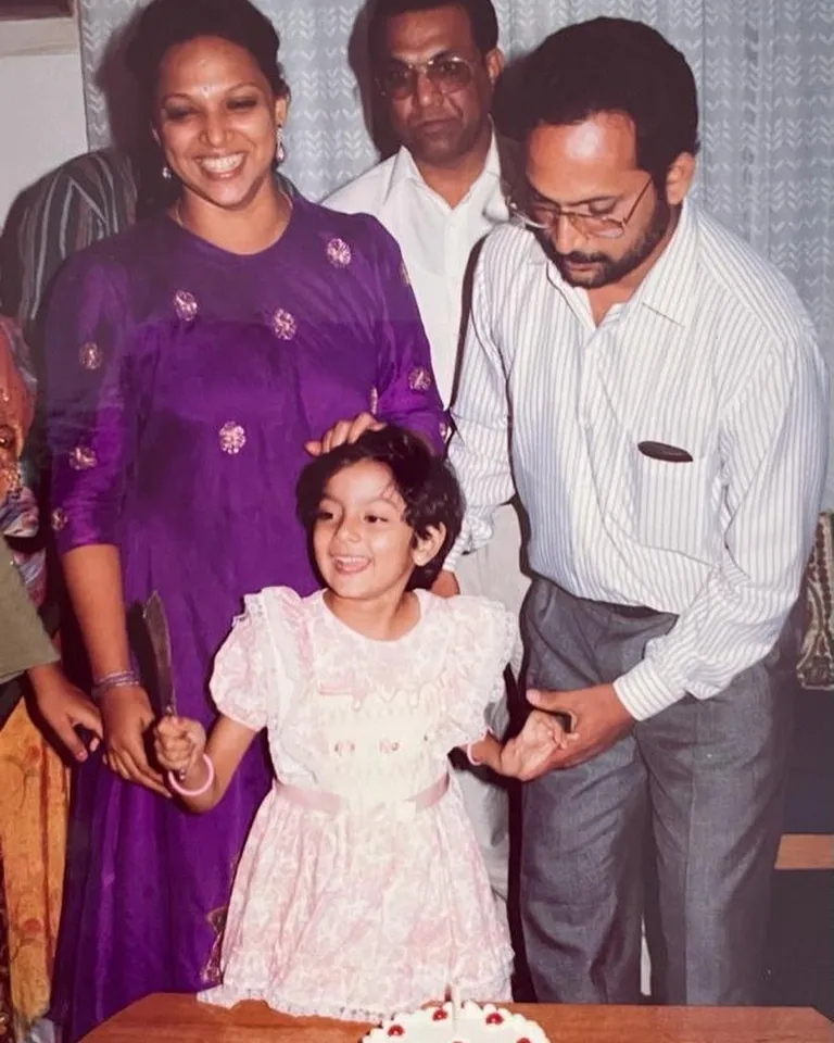 Samvritha Sunil Throwback photos with Parents