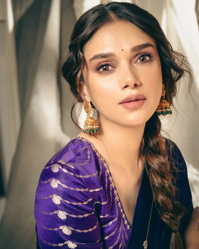 Aditi Rao Hydari Wearing Saree