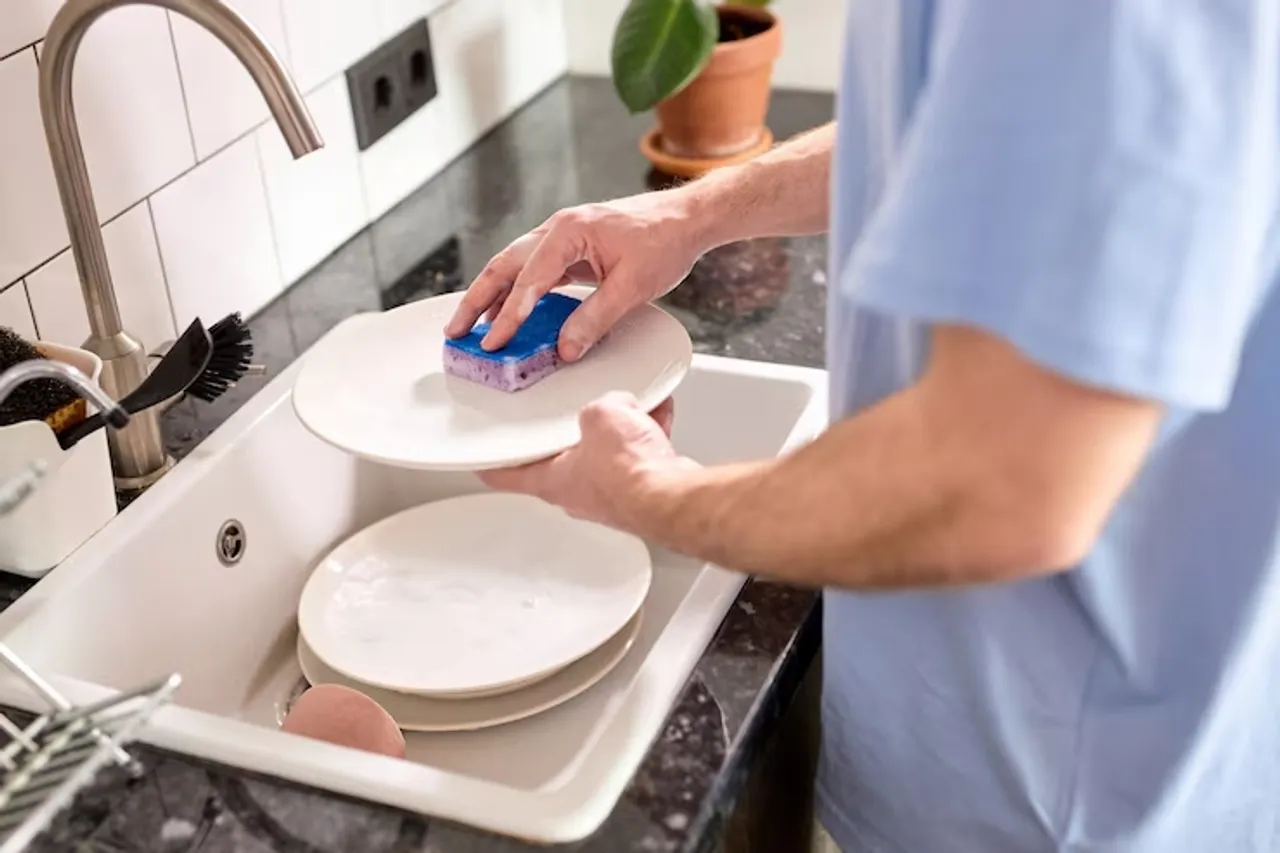 Easy Tips To Clean The Burnt Pan Kitchen Hacks