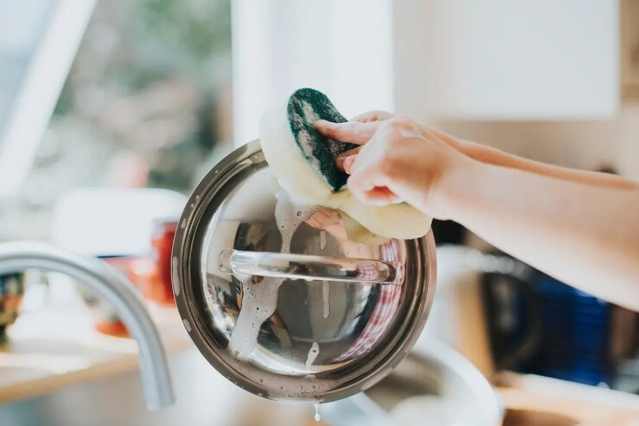 Right Way To Clean Pressure Cooker 