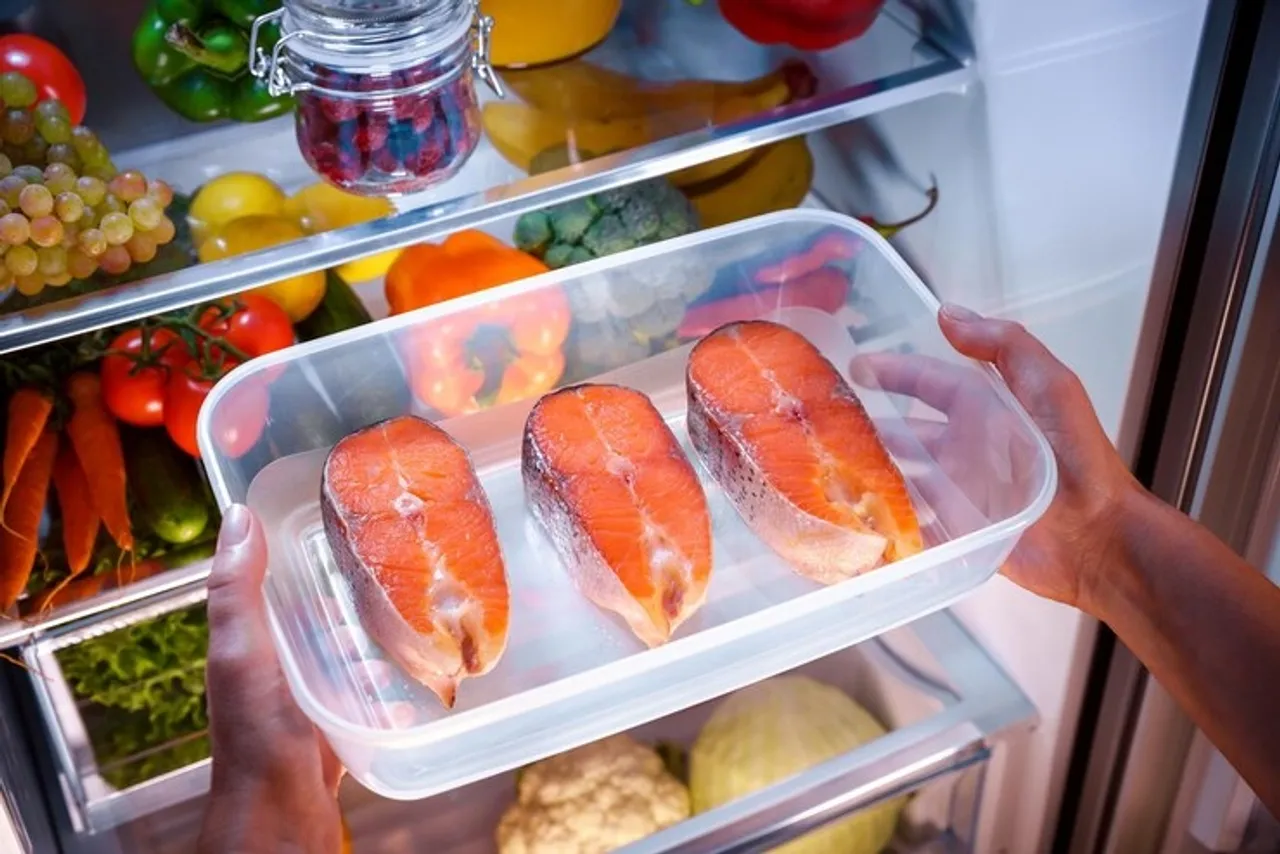 Tips To Remove Fish Smell And Odour From Kitchen