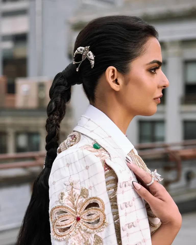 Isha Ambani Met Gala Look 