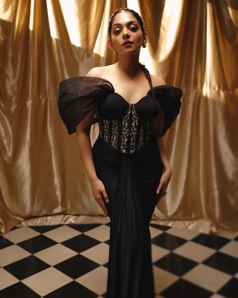  Ahaana Krisha Black Gown