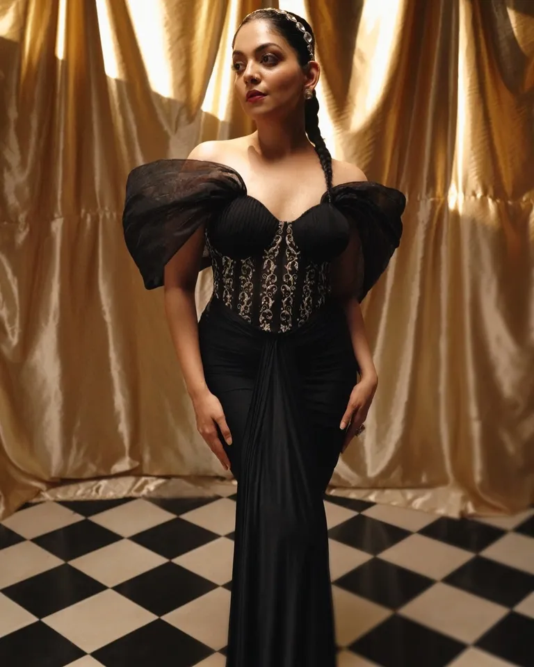  Ahaana Krisha Black Gown