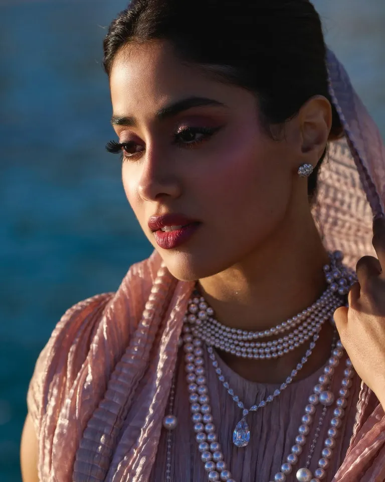 Janhvi Kapoor Cannes 