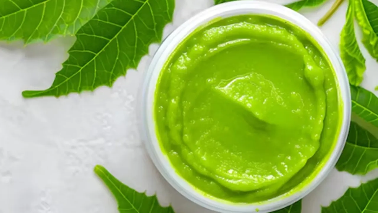 Prevent Dandruff Using Neem Leaves FI