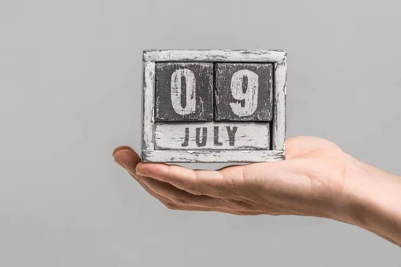 July, Horoscope
