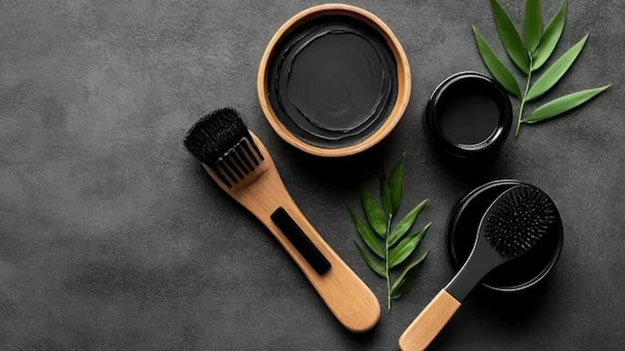 Homemade Herbal Hair Dye With Tulsi And Camphor FI