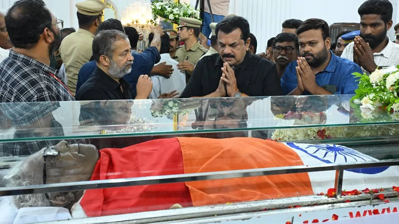 vs achuthanandan 13