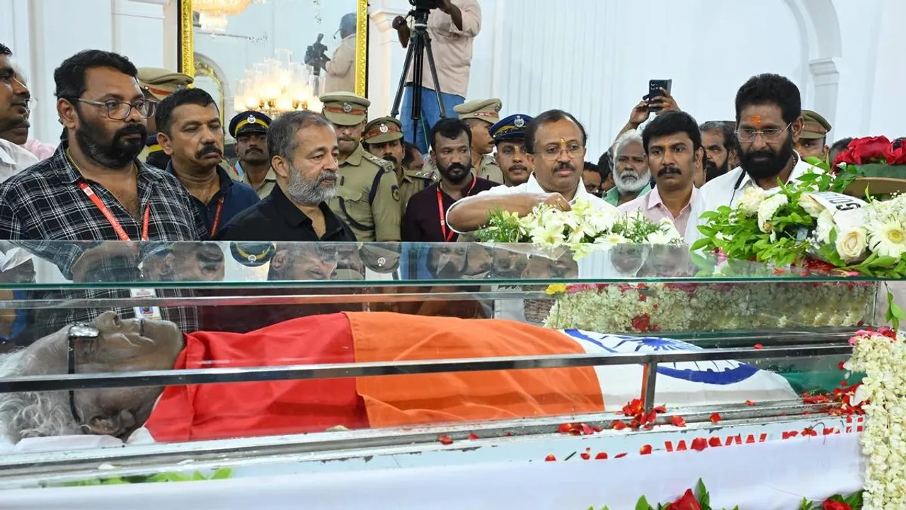 vs achuthanandan 14