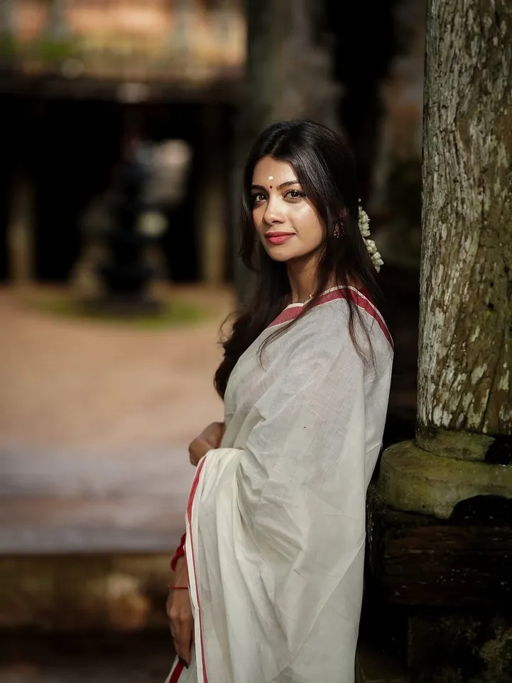 Dilsha Prasannan Kerala Saree photos 7