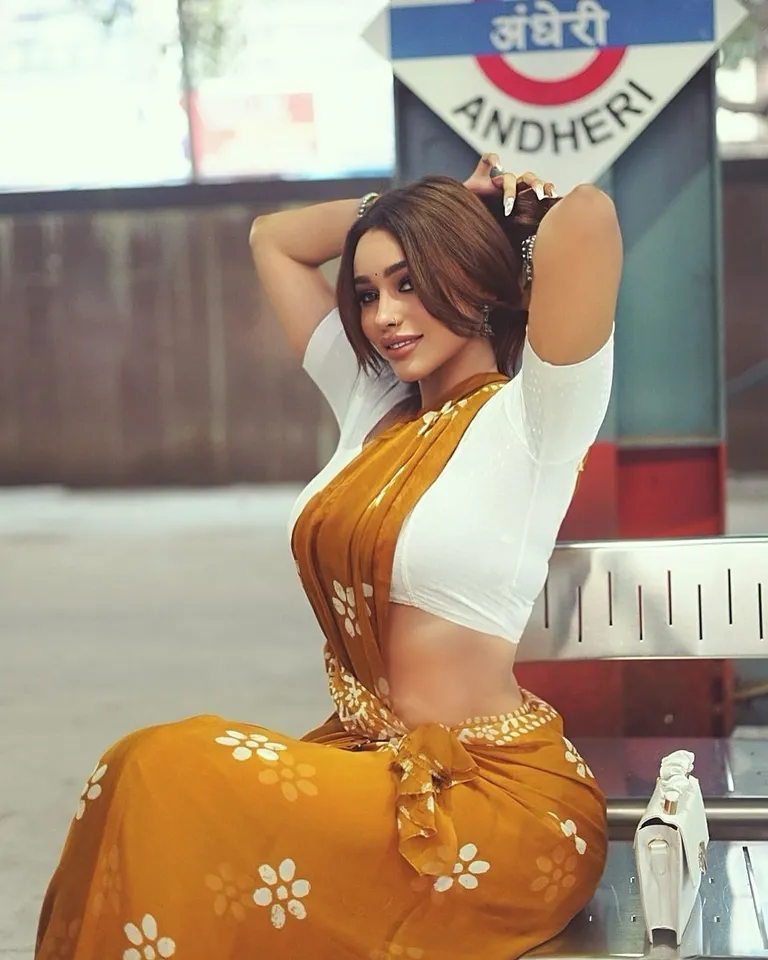 gizele thakral photos 3
