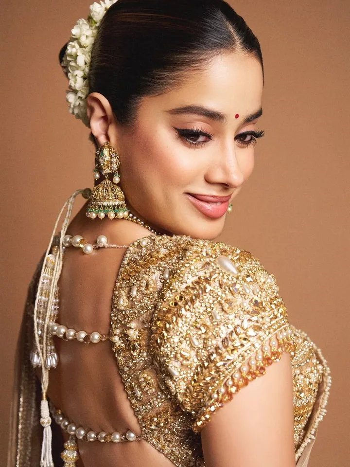 Janhvi Kapoor Latest