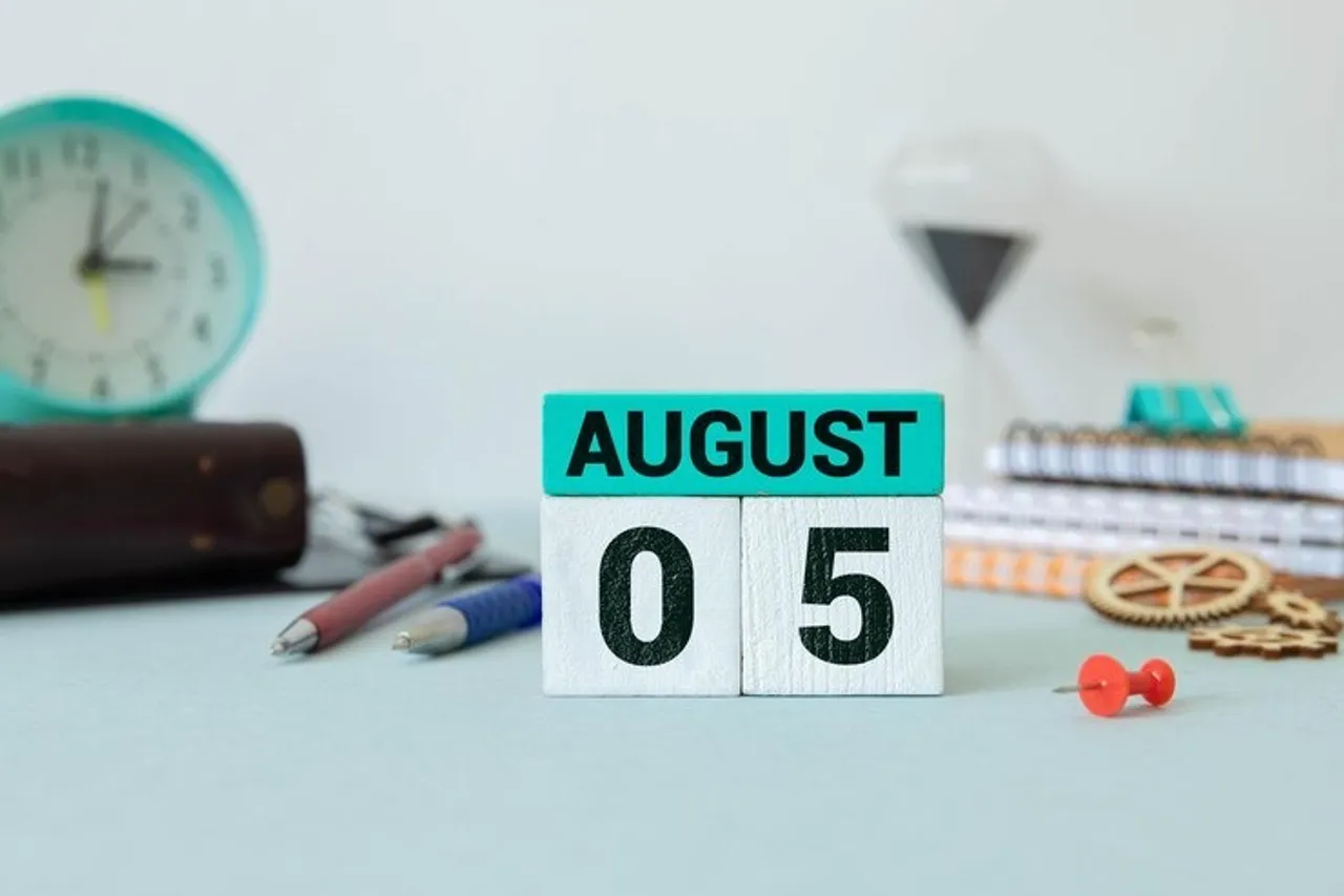 August, horoscope