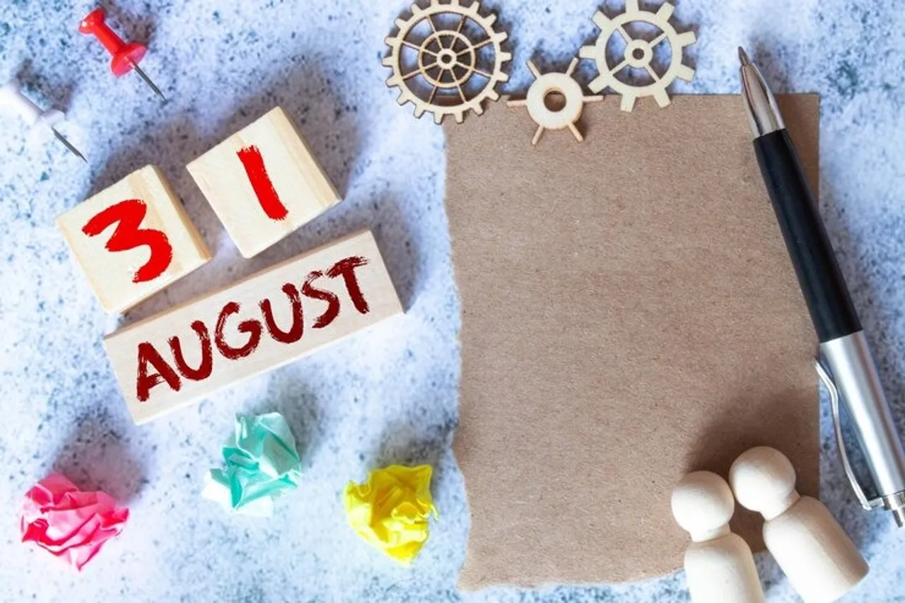 august, horoscope