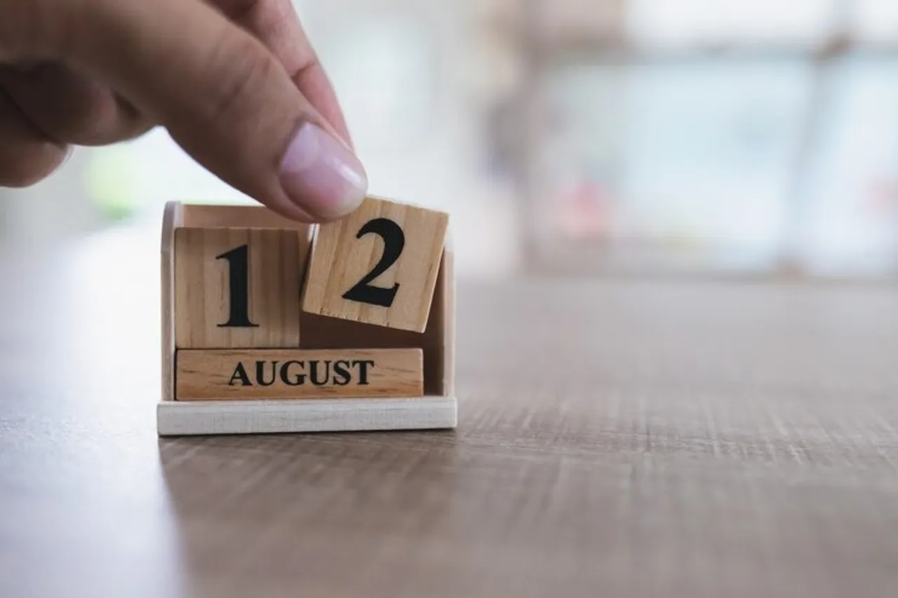 august, horoscope