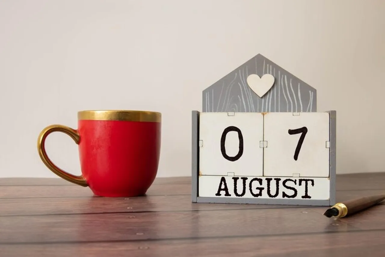 august, horoscope