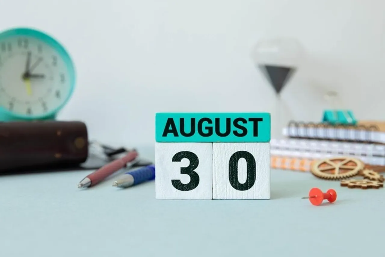 august, horoscope