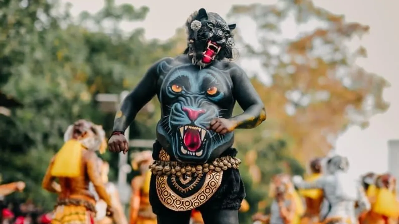 Pulikali Pulikkali 5