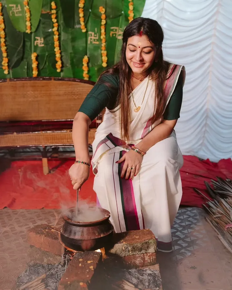 Durga Krishna  Vayattu Pongala Pics 5