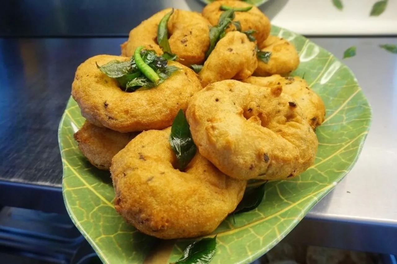 Crispy Uzhunnu Vada 4