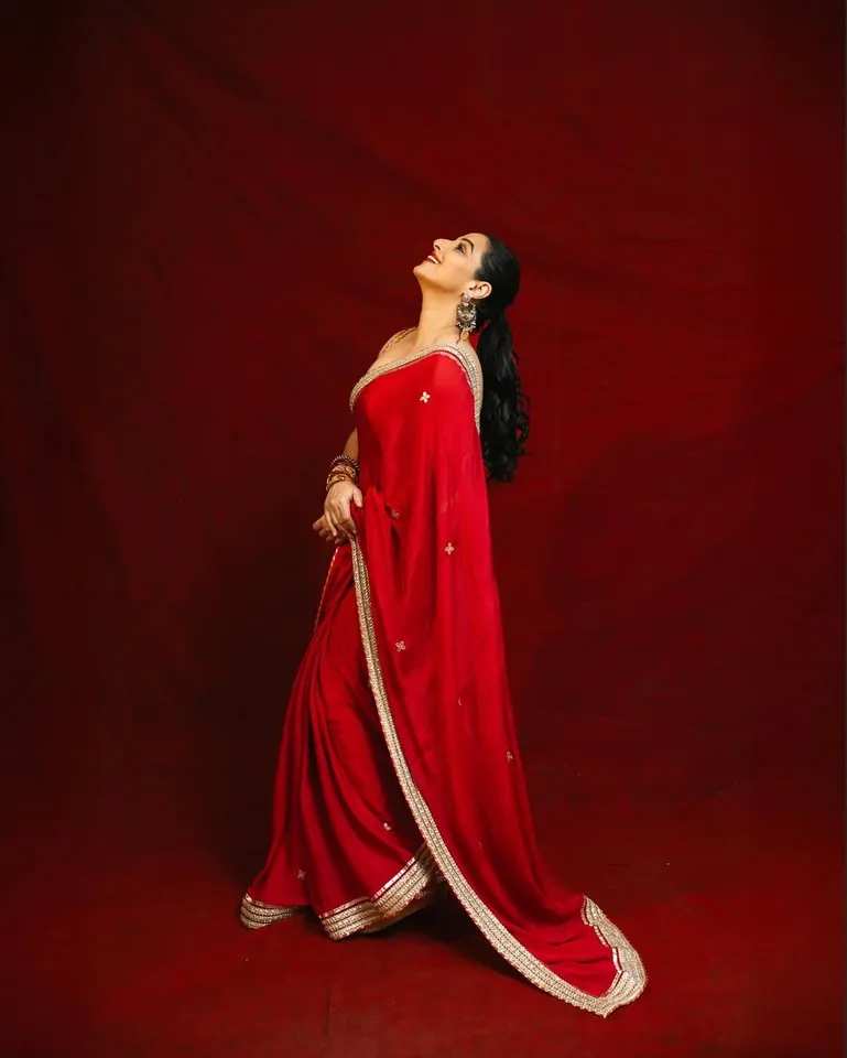 Vidya Balans Navaratri Look