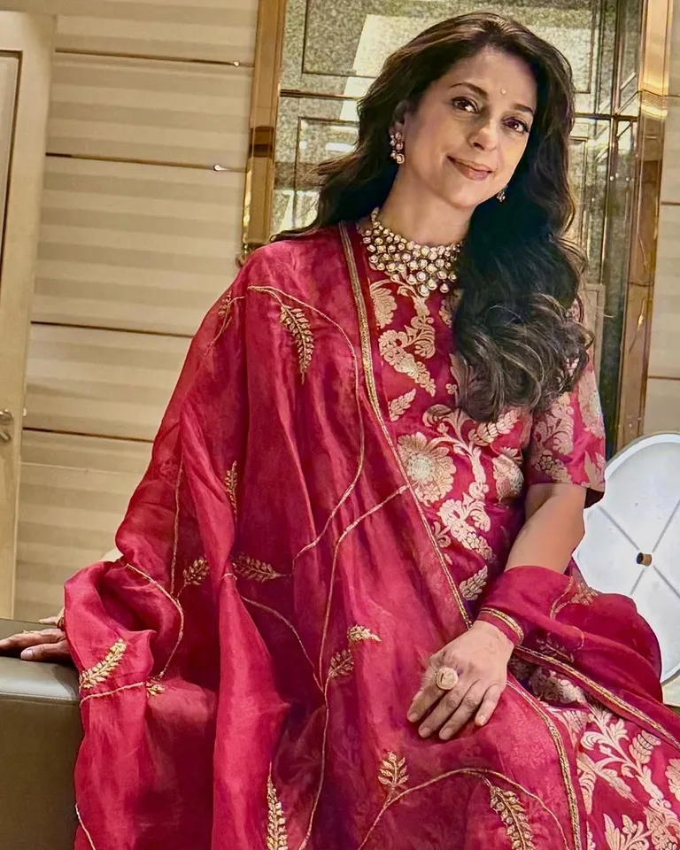 Juhi Chawla 3